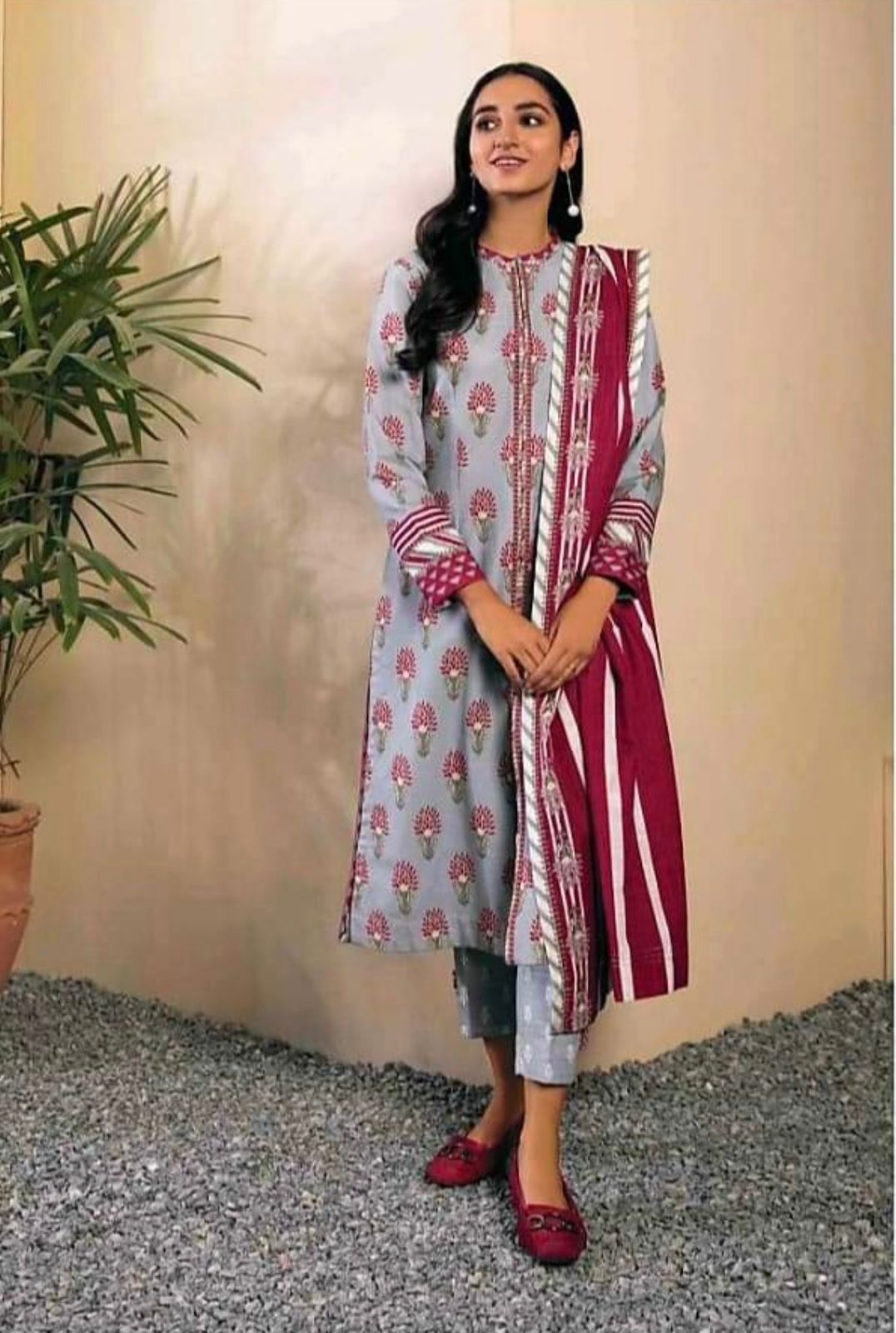 3 PC unstitched Printed Lawn Shirt & Trouser Printed Voile Dupatta