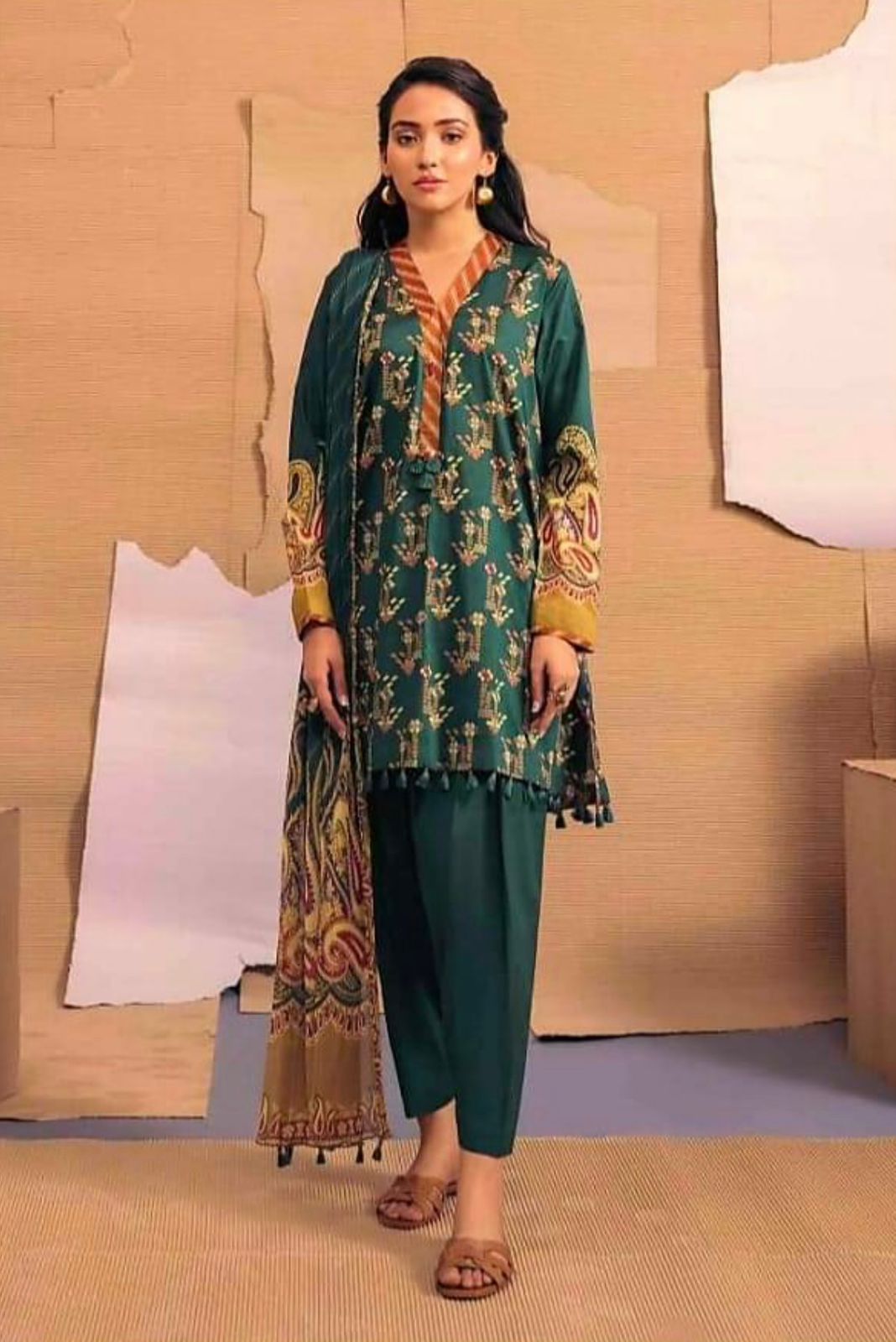 3 PC unstitched Printed Lawn Shirt & Trouser Printed Voile Dupatta