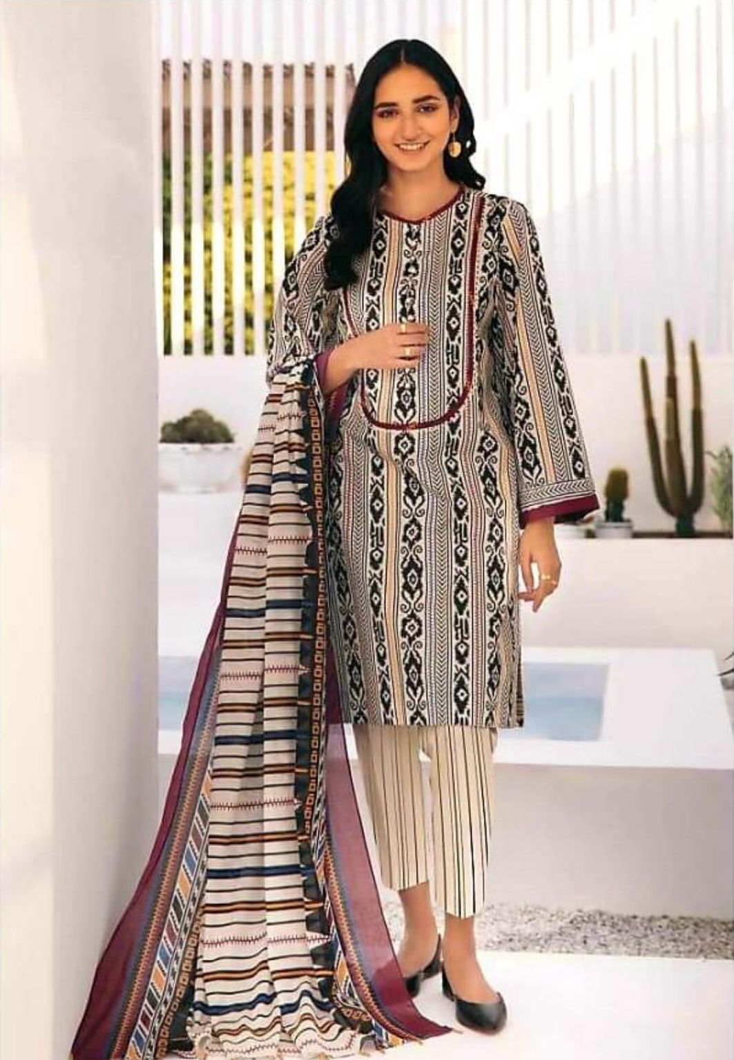 3 PC unstitched Printed Lawn Shirt & Trouser Printed Voile Dupatta