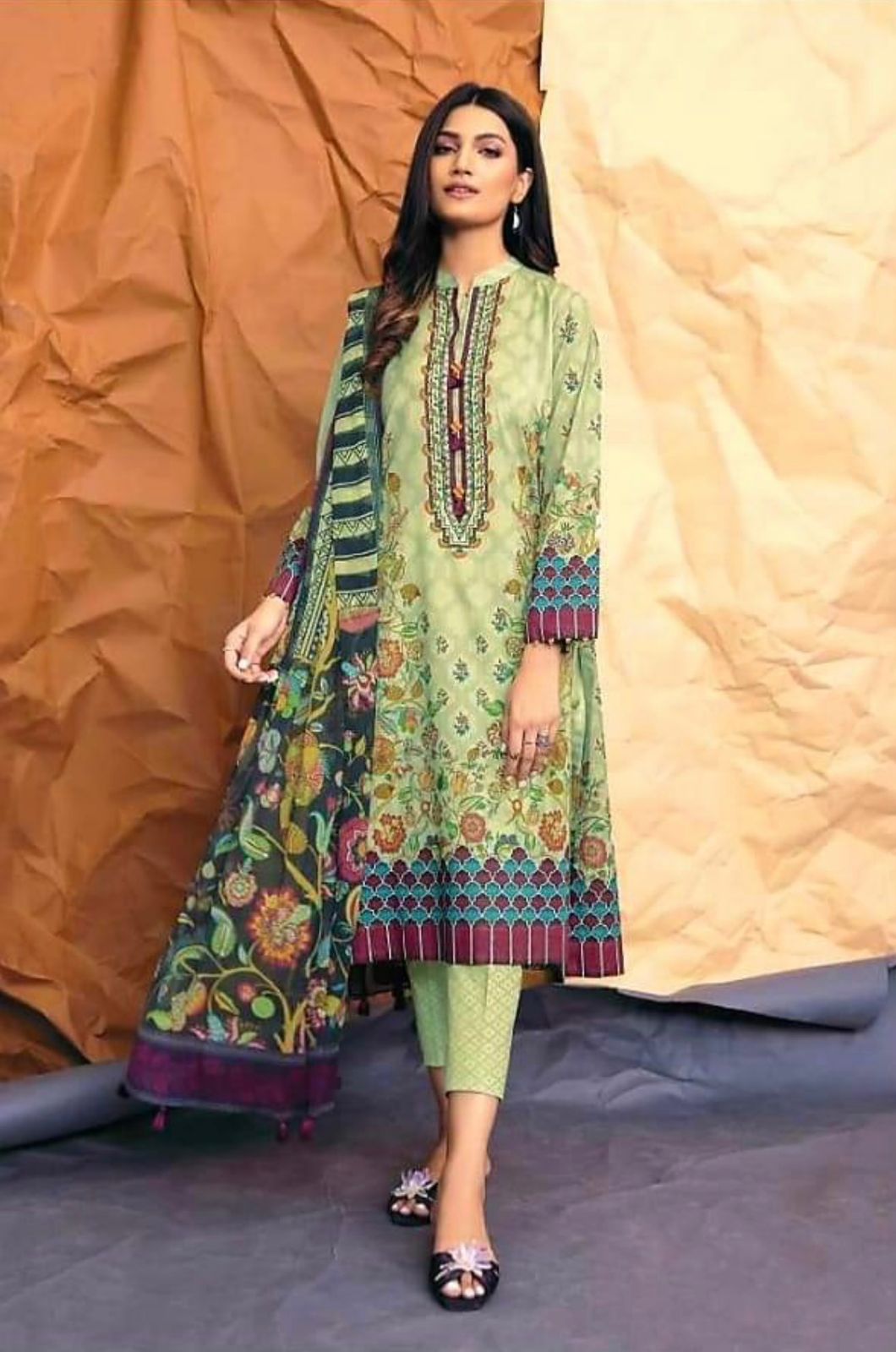 3 PC unstitched Printed Lawn Shirt & Trouser Printed Voile Dupatta